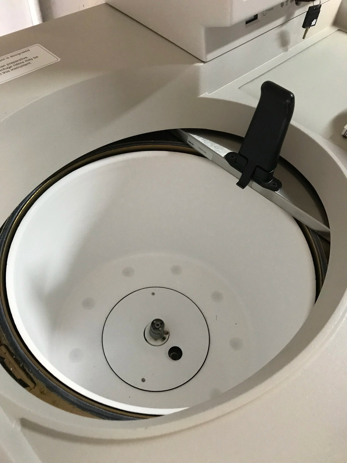 Beckman Coulter Optima L-100K ultracentrifuge