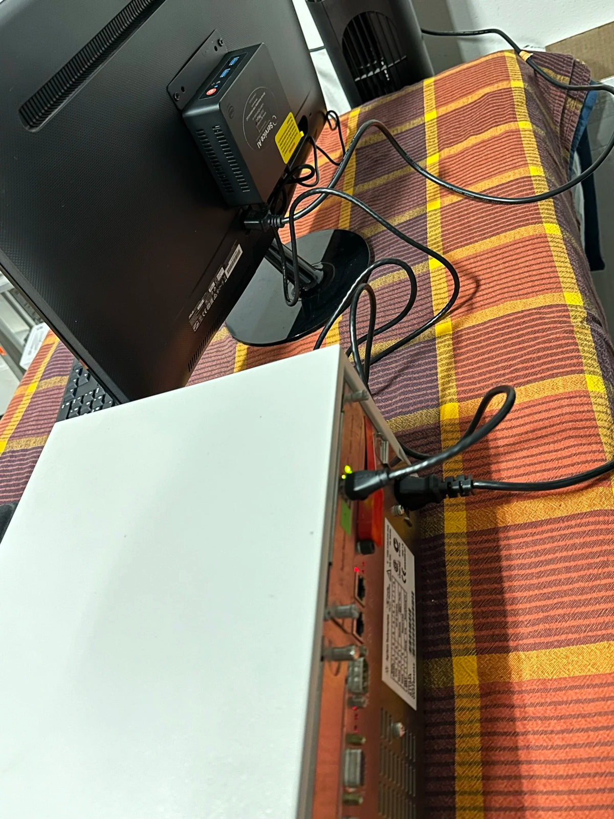 Agilent 8453 on Windows 11 Pro Space Saving Computer